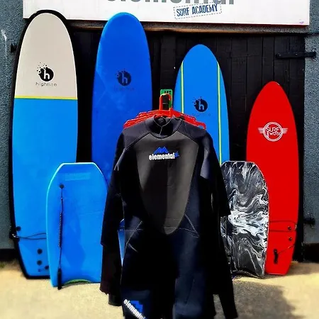 Elemental Surf Hotel New Quay